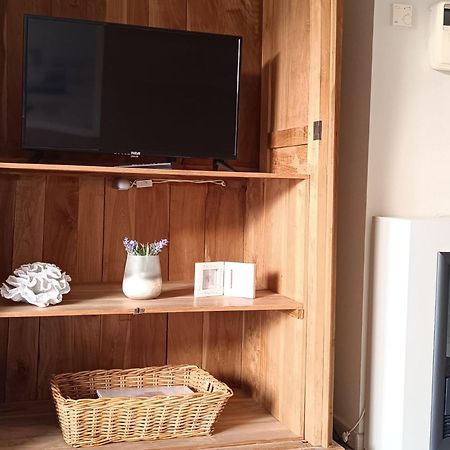 Studio Zeeflat By Interhome Де Хаан Екстериор снимка